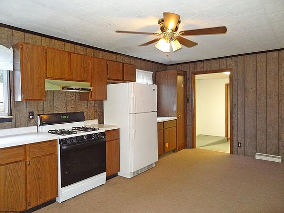 5th image of 93 Maple Ave