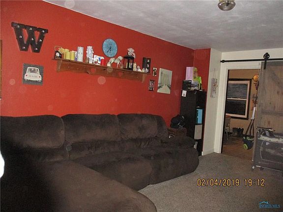 4th image of 221 N Lewis St