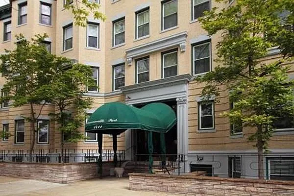 1 bed, 583 sqft, $2,200 — Photo 2