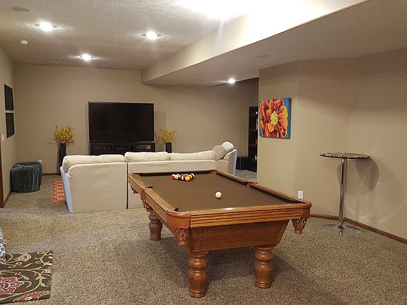 Basement entertainment area