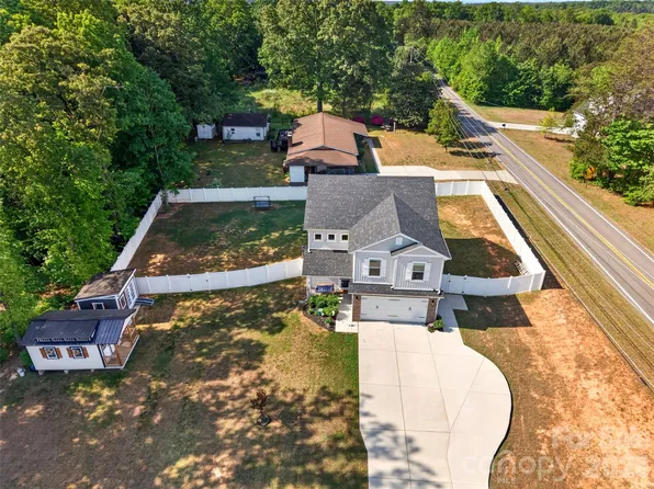 104 Trellis Ln, Troutman, NC 28166