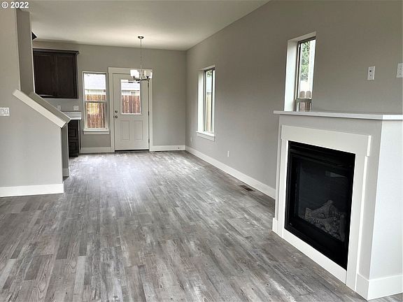 5th image of 1041 Kennedy St