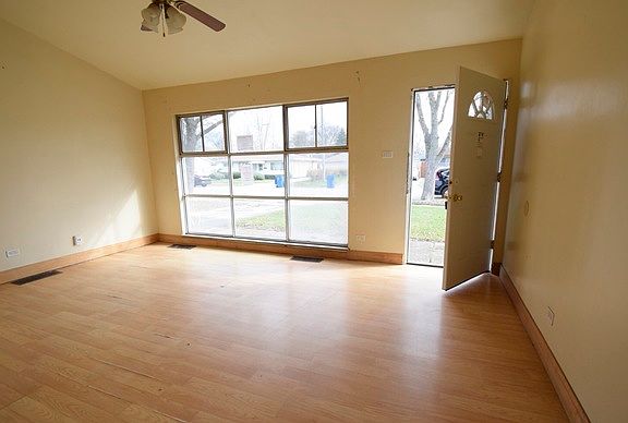 3rd image of 1530 Freeland Ave
