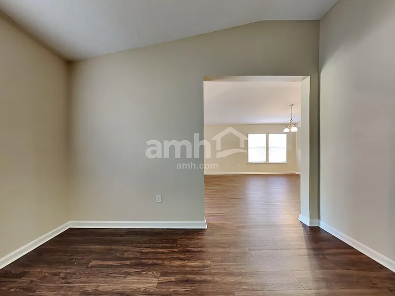2371 Tyson Lake Dr — Photo 6