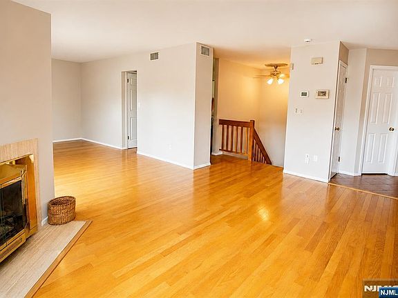 4th image of 507 Windsor Dr #107