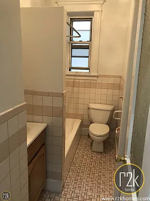 Rented by Realty 2000 Corp | media 10