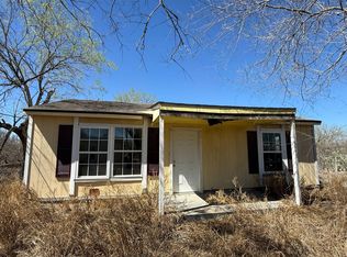 6248 Ramirez St, Realitos, TX 78376