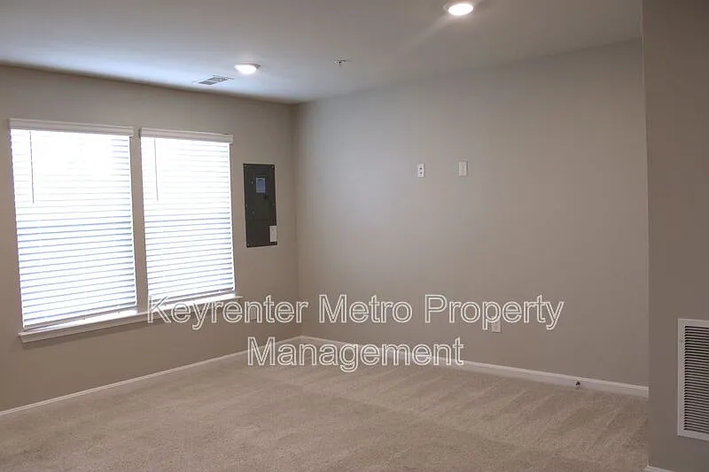 3 bed, 2.5 bath, 1440 sqft, $3,000 — Photo 4