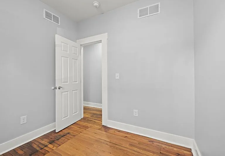 1683 E Main St — Photo 15