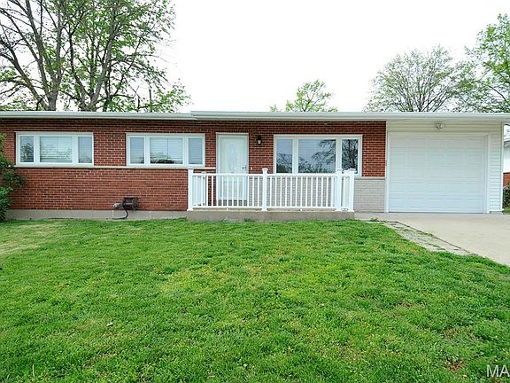 2nd image of 2959 Annunciation Dr