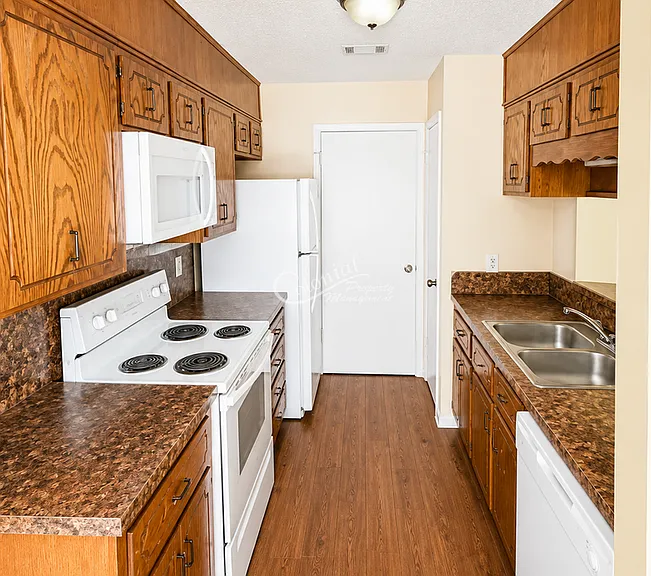 3002 Chaucer Dr #D — Photo 5
