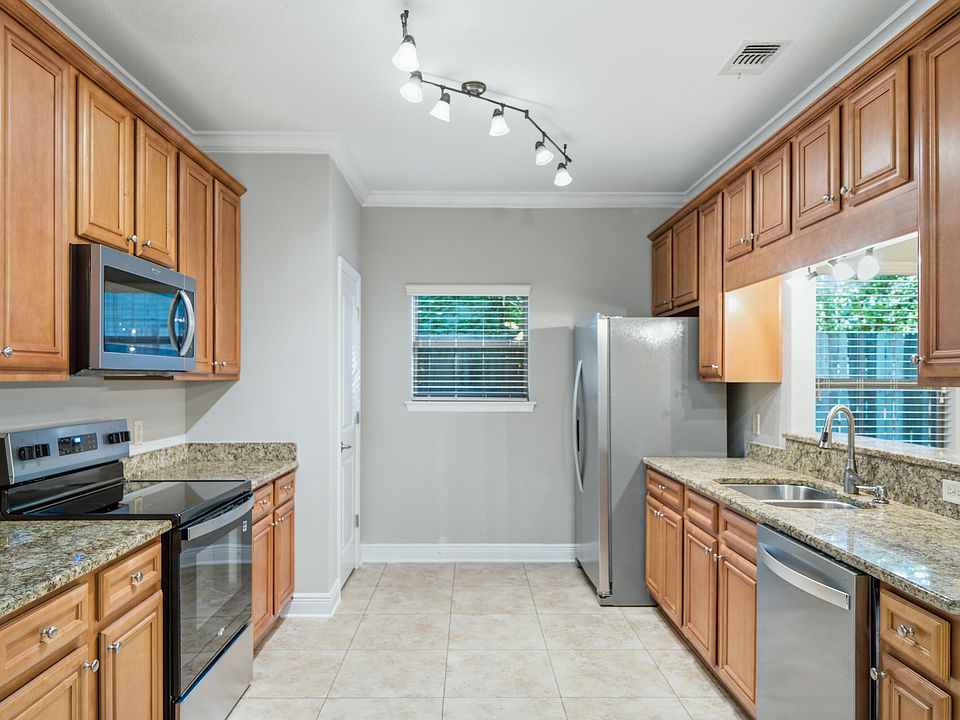 1st image of 105 Duloft St