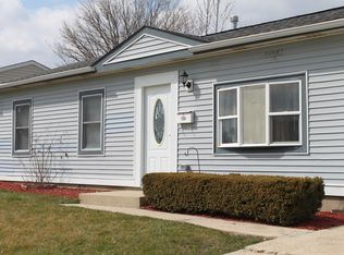 320 Hayes Ave, Romeoville, IL 60446