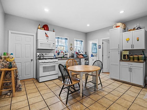 5th image of 47 Hale St