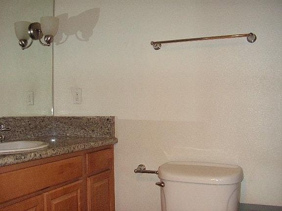 4th image of 200 W 2nd St APT 903