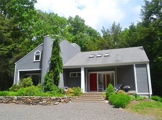 301 N Poverty Rd, Southbury, CT 06488