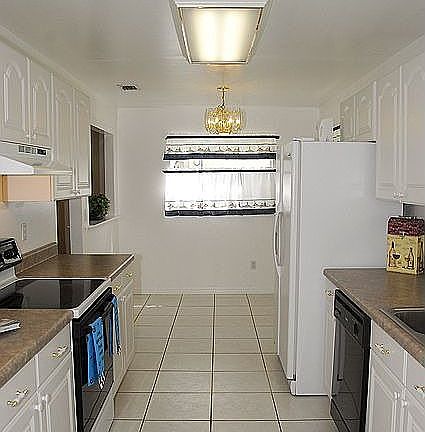 5th image of 651 Willowwood Ave