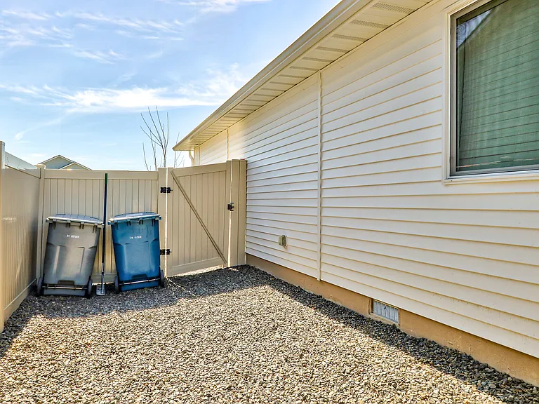 406 Hildago Way — Photo 17