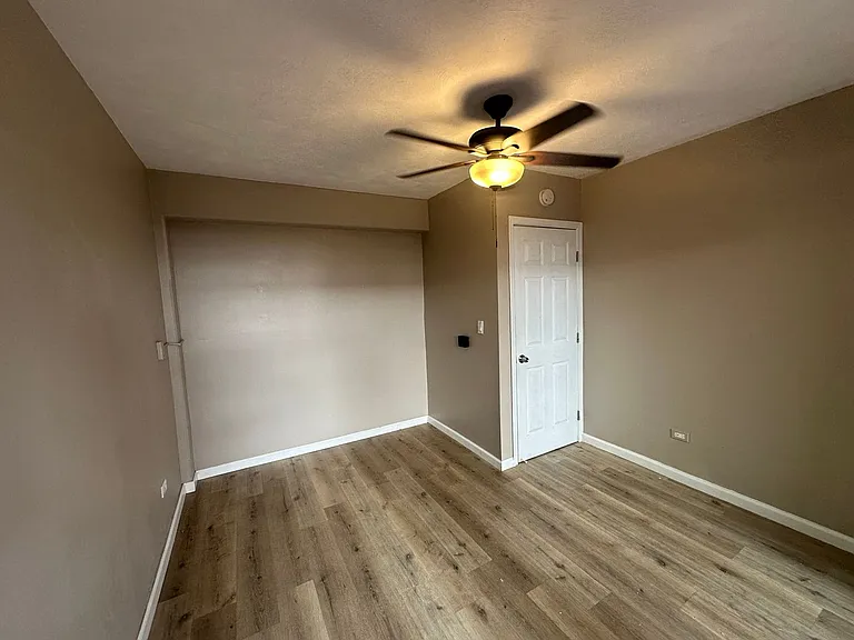 369 Hobron Ln — Photo 7