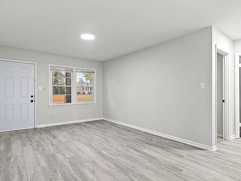 Blue Pines Apartments — Photo 12