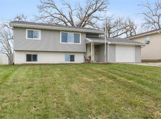 404 Grove St NW, Shellsburg, IA 52332