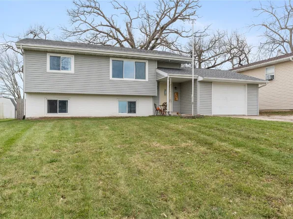 404 Grove St NW, Shellsburg, IA 52332