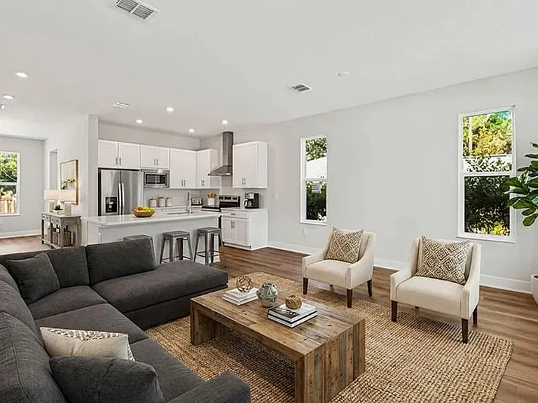 1005 W Cypress St — Photo 4