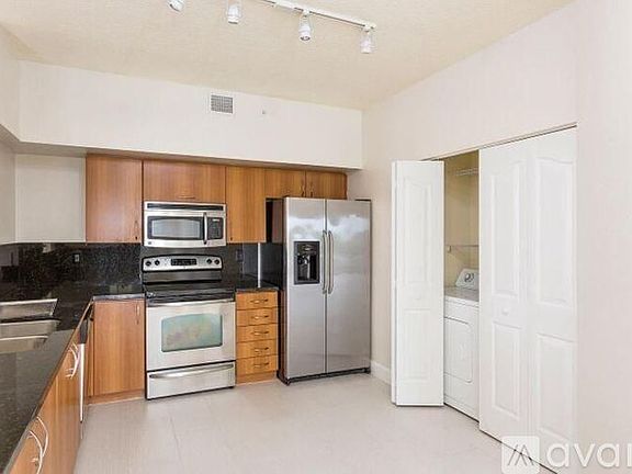 4th image of 255 NE 3rd Ave APT 503