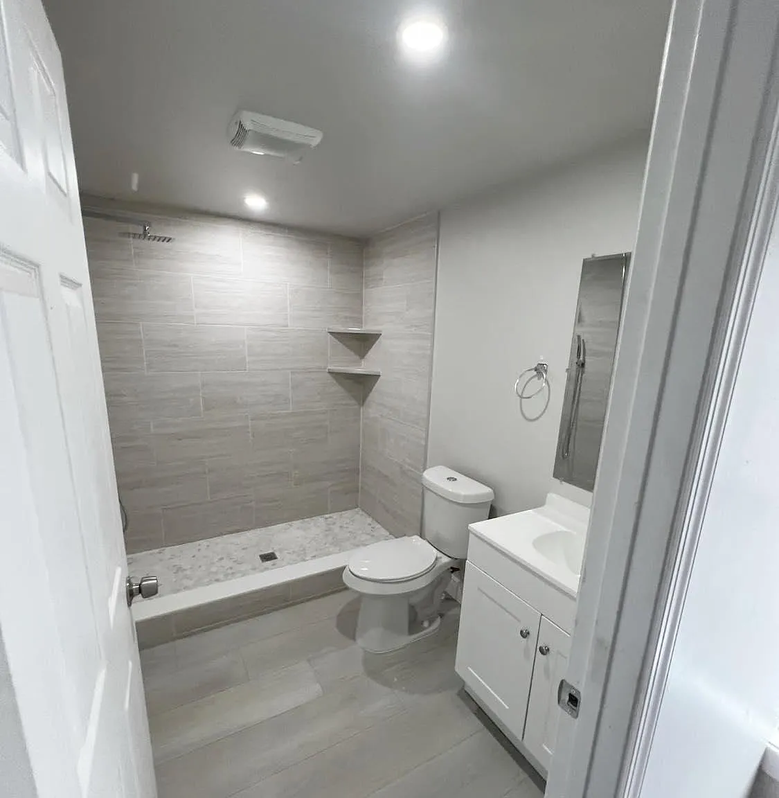 432 W Wisconsin Ave — Photo 4