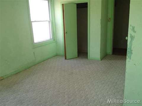 5th image of 2096 Oaknoll St