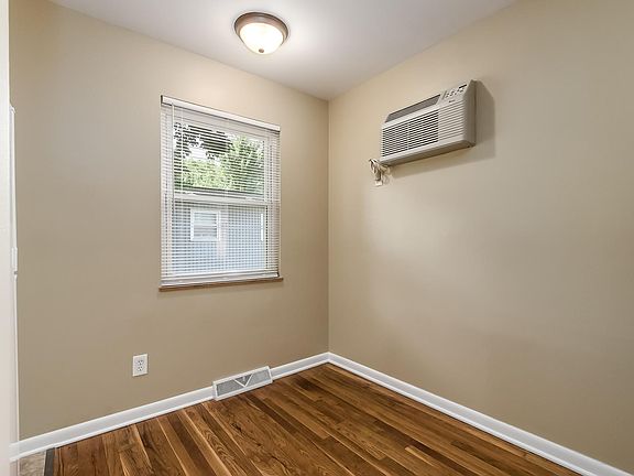 Leading in to Kitchen