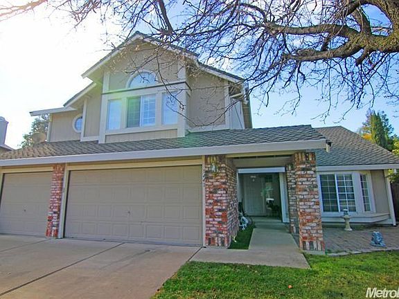 2nd image of 1441 Everett Way