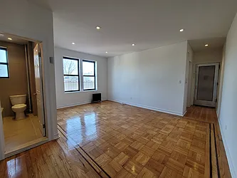 Rented by R New York