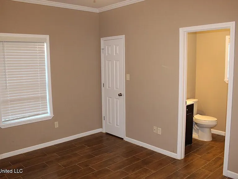 1007 Bassett Dr — Photo 9