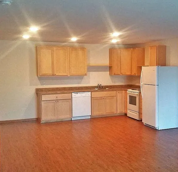 Rock Avenue Apartments — Photo 3