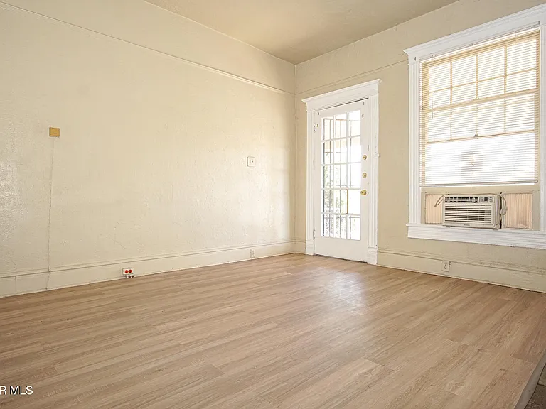 1419 Wyoming Ave — Photo 5