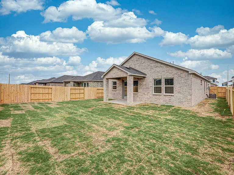 9723 Rialto Heights Dr — Photo 33