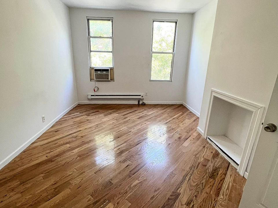 1st image of 180 Meserole St APT 3L