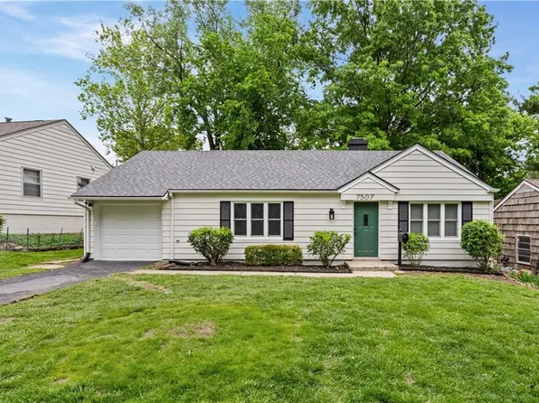 7507 High Dr, Prairie Village, KS 66208