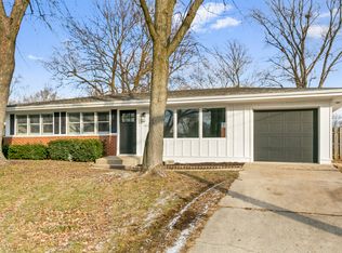 1812 Lucylle Ave, St Charles, IL 60174