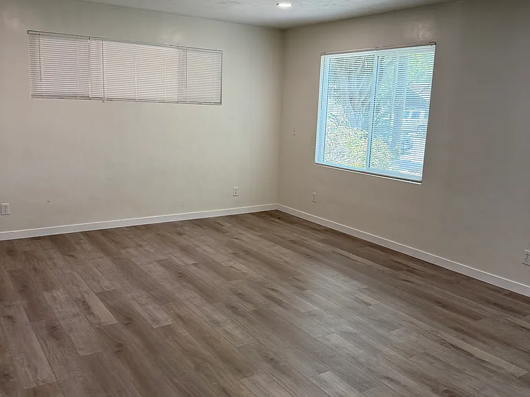 6895 Amherst St — Photo 26