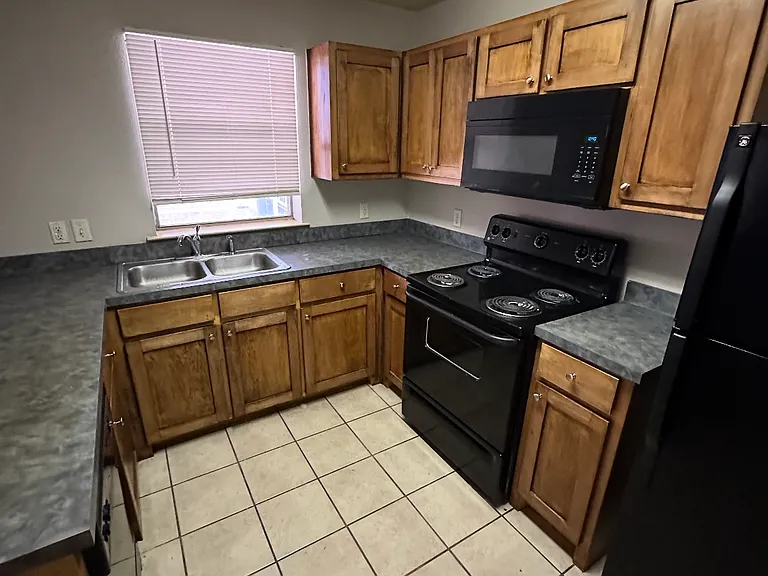613 Bernard St #5 — Photo 10