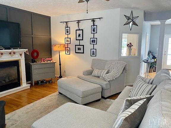 3rd image of 117 Kings Grant Dr