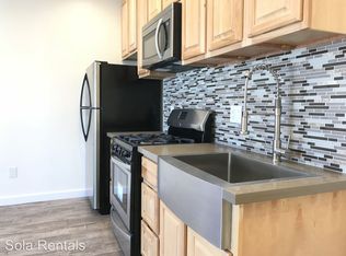 240 E 60th St APT 2, Los Angeles, CA 90003