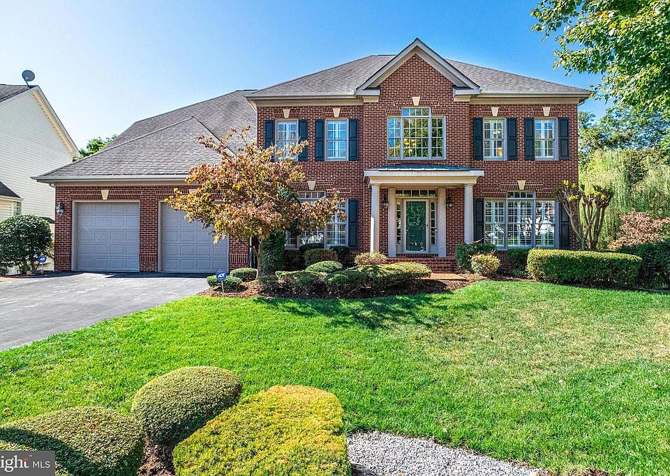 Stately Colonial w/ 2 Car Garage