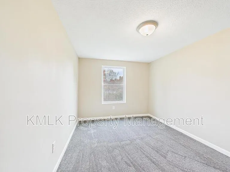 9042 Maple Grove Rd — Photo 23