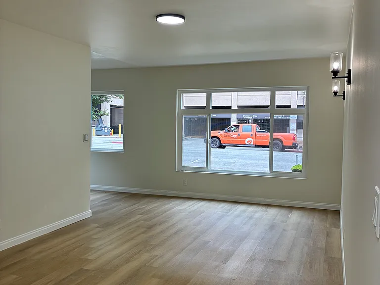 259 N Euclid Ave #1A — Photo 2