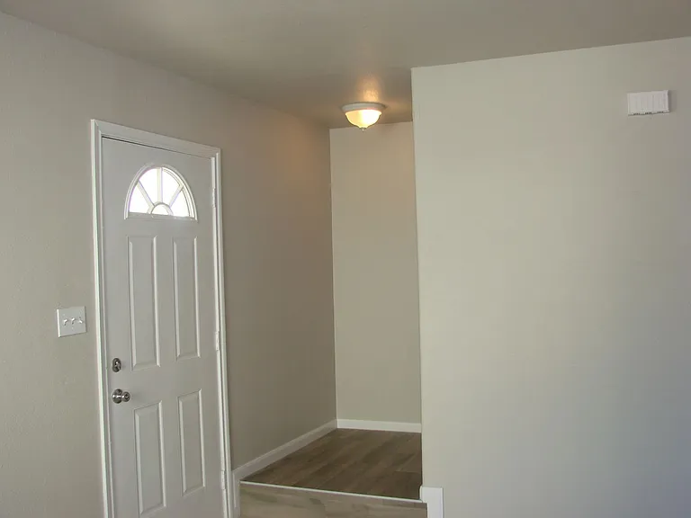 815 Cravens St #B — Photo 57