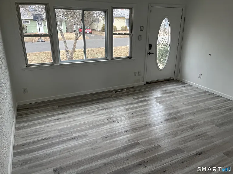 31 Hardwood Rd — Photo 8