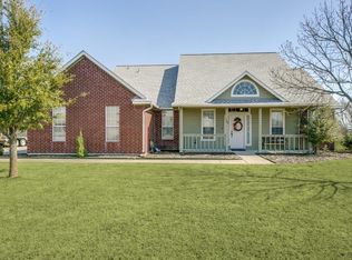 100 Evans Dr, Fate, TX 75189